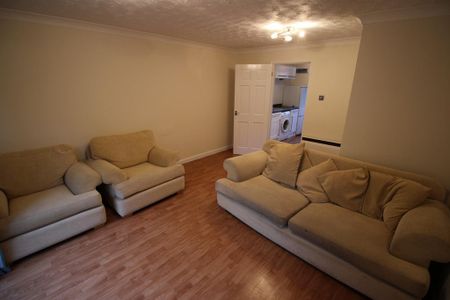2 bedroom terraced house to rent - Photo 4