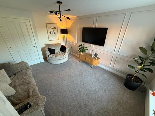 3 bedroom semi-detached house to rent - Photo 1