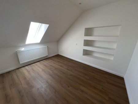 Erstbezug nach Sanierung: Charmante Dachgeschosswohnung - Foto 4