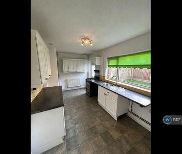 2 bedroom terraced house to rent - Photo 4