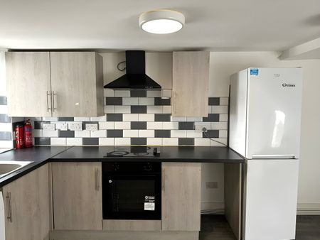 1 Bed Flat, Ley Street, IG2 - Photo 4