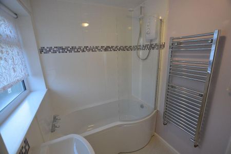 3 bedroom semi-detached house to rent - Photo 5