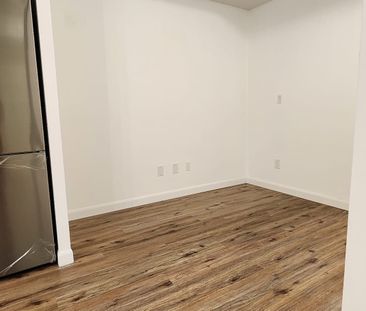 For Lease - 7 Erie Avenue Unit# 410, Brantford, Ontario - Photo 5