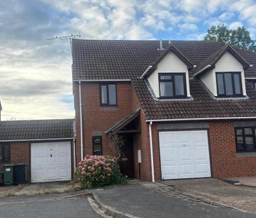 3 bedroom semi-detached house to rent - Photo 2