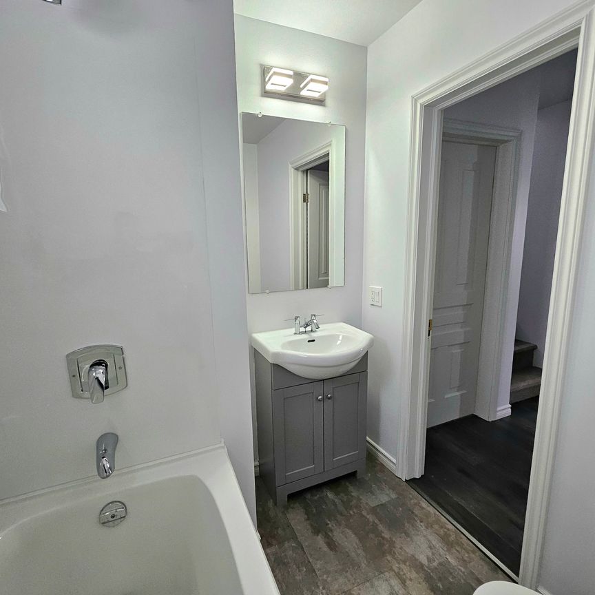 For Lease - 181 Burnham Street, Belleville, Ontario - Photo 1