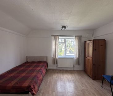 New Malden, KT3 5JS (House Share) - Photo 1