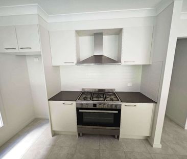 Nearly new house FOR LEASE - Photo 4