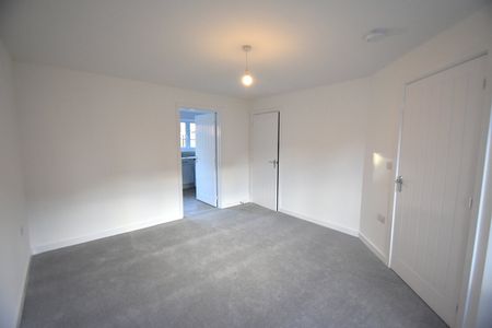 3 bedroom semi-detached house to rent - Photo 4