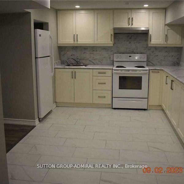 For Lease - 854 Moretta Avenue, Pickering, Ontario - Photo 1