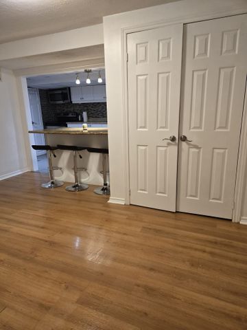 For Lease - 96 Benziger Lane, Hamilton, Ontario - Photo 2