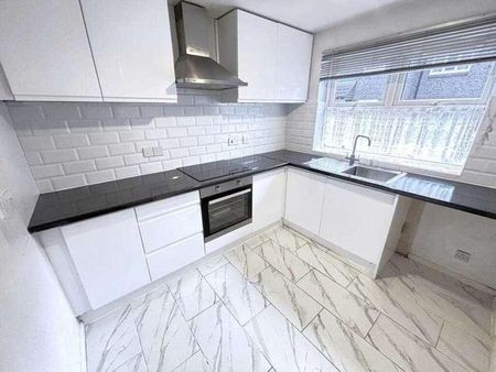 Partridge Close, Beckton, E16 - Photo 3