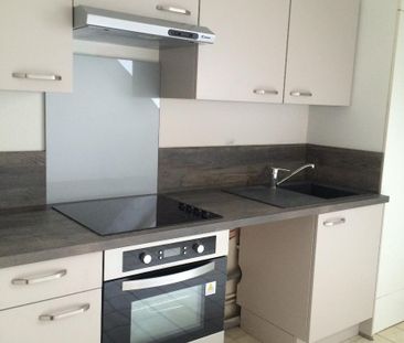 Location Appartement 3 pièces 42m² BEAUVAIS 60000 - Photo 2