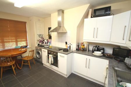 1 bedroom house of multiple occupation to rent - Photo 5