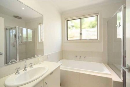 Bentleigh East - Photo 2