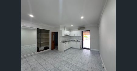Three bedroom flat for rent - Great location - Photo 3