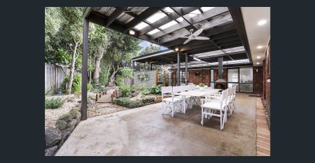 Sleek Contemporary Haven Tucked Away in a Quiet Court - Photo 2