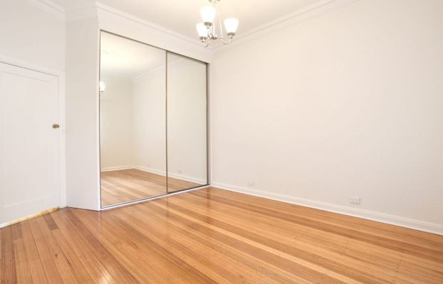 1/70 Power Street, Hawthorn VIC 3122 - Photo 1