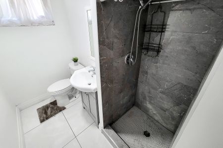 For Lease - 12 Maitland Avenue, Hamilton, Ontario - Photo 4