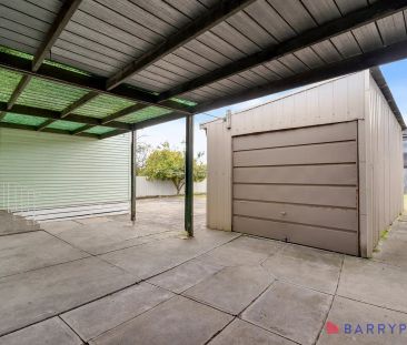 “RENOVATED 3 BEDROOM HOME IN THE HEART OF RESERVOIR” - Photo 3