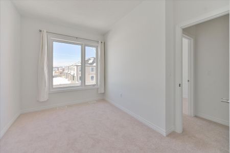 For Lease - 74 Tipp Drive, Richmond Hill, Ontario - Photo 2