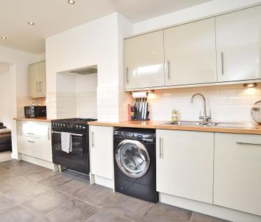 2 bedroom apartment to rent - Photo 6