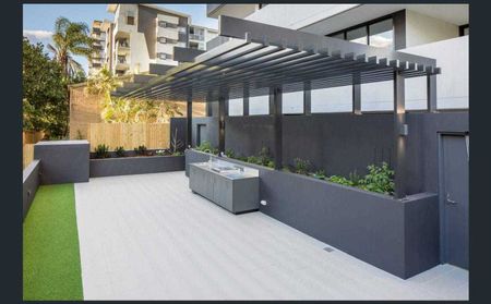 Experience the Best of Urban Living in The Heart Of Woolloongabba! - Photo 4