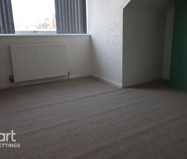 4 bedroom terraced house to rent - Photo 5