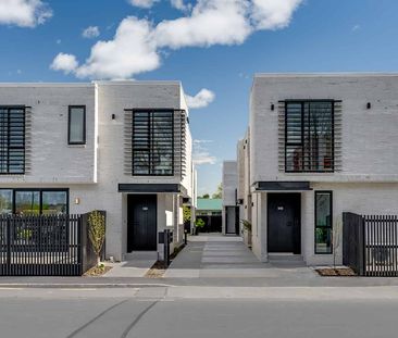 Come Be Delighted! - Photo 2