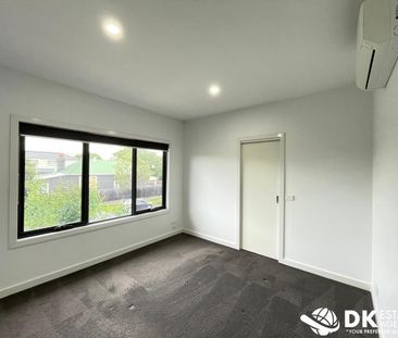 Comfy and Convenience Location - Photo 4