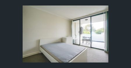 Spacious Two-Bedroom Apartment in the Heart of Waterloo - Photo 3