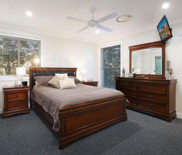 Spacious family home with self contained unit - Photo 6