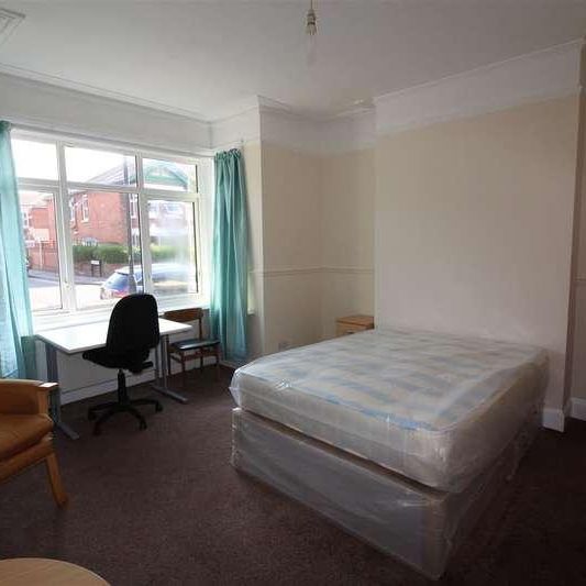 Wilton Avenue, **student Apartment** Student Apartment **, Southampton, SO15 - Photo 1