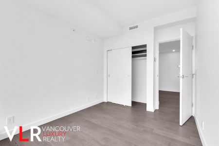 Condo in Downtown Vancouver, BC - Photo 4