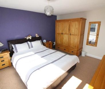4 bedroom detached house to rent - Photo 5
