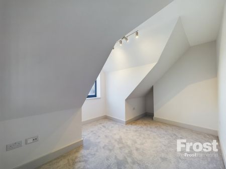 Chaucer Road, Ashford, Middlesex,TW15 - Photo 3