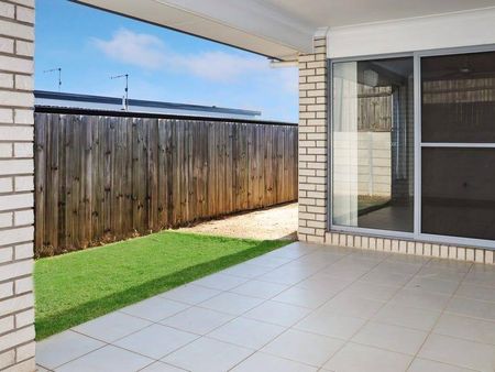 Modern & Low Maintenance Unit - Photo 4