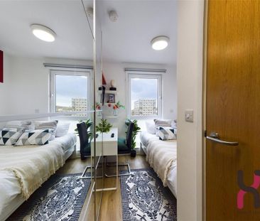 5 bedroom flat to rent - Photo 4