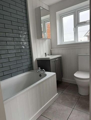 Lingfield Gardens, Southampton, Hampshire, SO18 - Photo 5