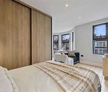 Studio Flat, Chatsworth Gardens, W3 - Photo 5