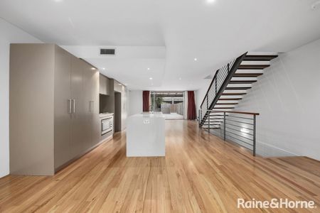 1/241 King Street, Mascot, NSW 2020 - Photo 3