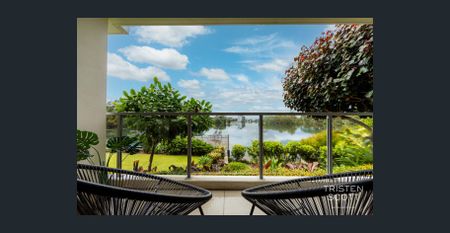 Light-filled and waterfront apartment at 'The Lakes' in Robina. - Photo 5