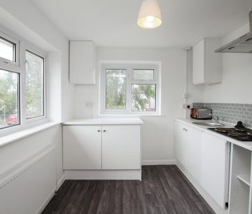 2 bedroom semi-detached house to rent - Photo 4
