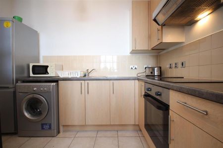 1 bedroom flat to rent - Photo 4