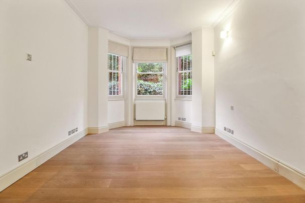 4 bedroom flat to rent - Photo 1