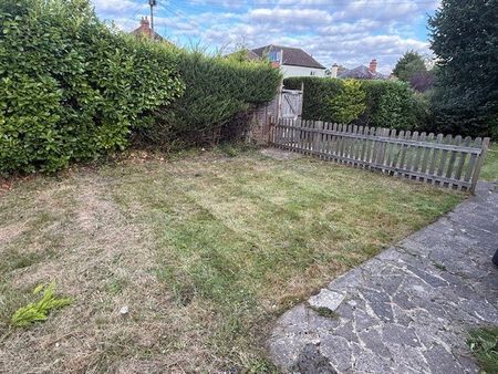 Mayford Green, Woking, Surrey, GU22 0PN - Photo 4