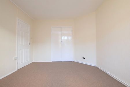 Chelmsford Avenue, Romford, RM5 - Photo 4
