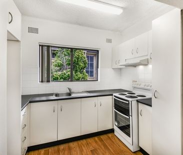 Centrally Located Two Bedroom Unit with Air Conditioning in a Parks... - Photo 3