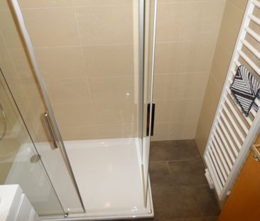 Alszeile in Sicht: 2-Zimmer-Wohnung mit Weitblick im voll sanierten... - Photo 4