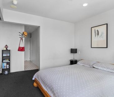 2 bedroom apartment in the City! - Photo 6