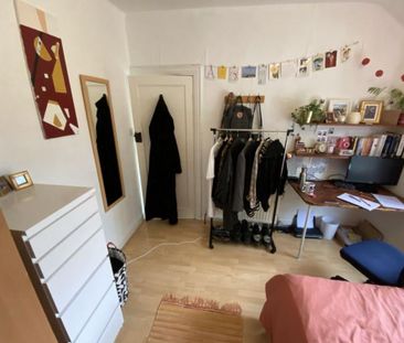 4 bedroom semi-detached house to rent - Photo 6